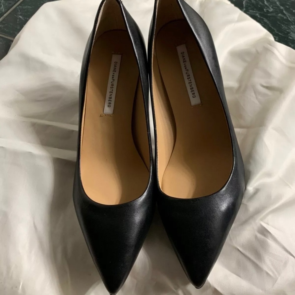 COPY - Diane von Furstenburg 7.5M Black Pump Shoes